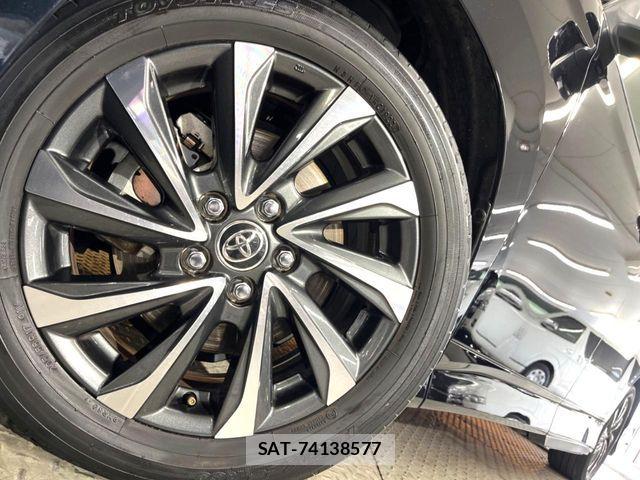 Toyota VOXY HYBRID 2022-06 7621285-13