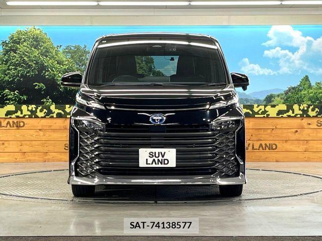 Toyota VOXY HYBRID 2022-06 7621285-14