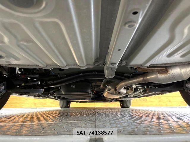 Toyota VOXY HYBRID 2022-06 7621285-19