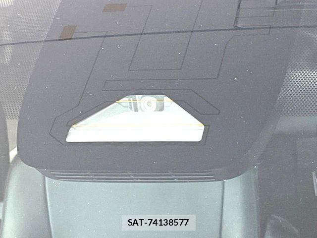 Toyota VOXY HYBRID 2022-06 7621285-4