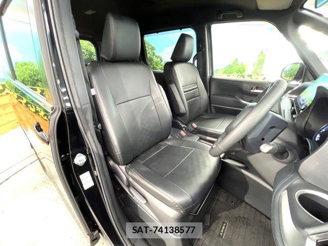 Toyota VOXY HYBRID 2022-06 7621285-7