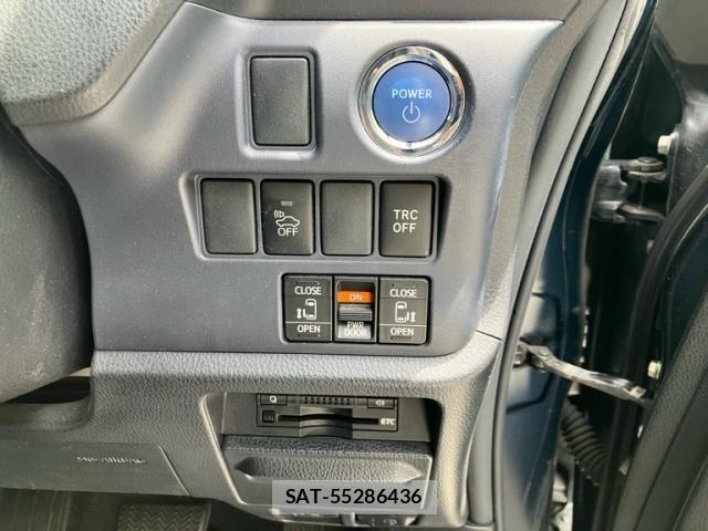 Toyota VOXY HYBRID 2015-07 7621310-12