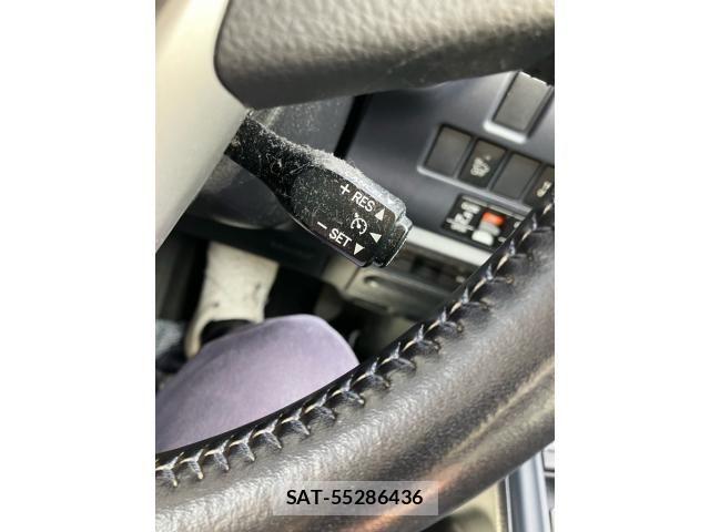 Toyota VOXY HYBRID 2015-07 7621310-15