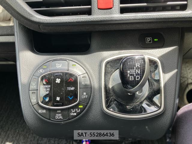 Toyota VOXY HYBRID 2015-07 7621310-16