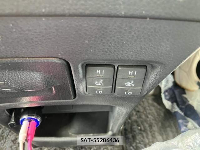 Toyota VOXY HYBRID 2015-07 7621310-17
