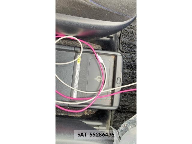 Toyota VOXY HYBRID 2015-07 7621310-25
