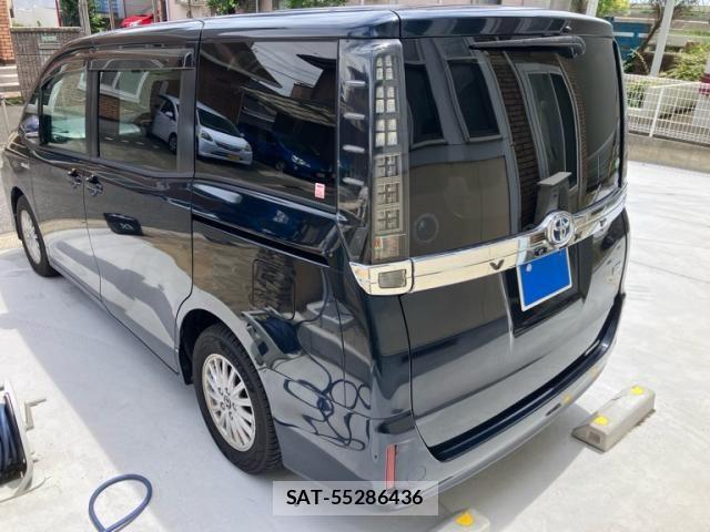 Toyota VOXY HYBRID 2015-07 7621310-3