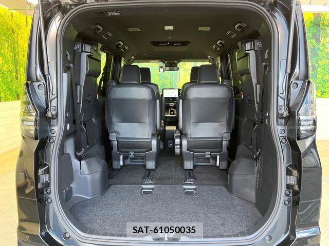 Toyota VOXY HYBRID 2023-07 7621289-10