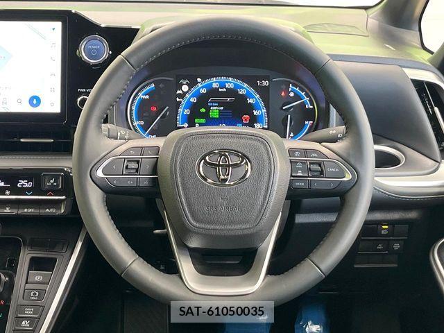 Toyota VOXY HYBRID 2023-07 7621289-11