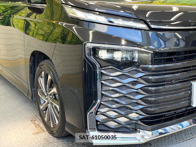 Toyota VOXY HYBRID 2023-07 7621289-12
