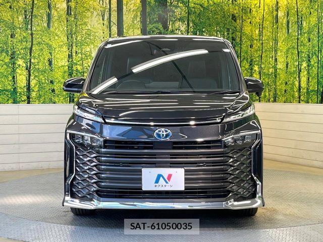 Toyota VOXY HYBRID 2023-07 7621289-14