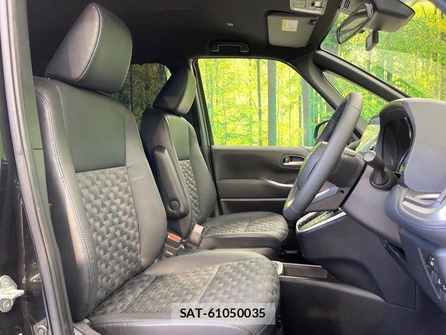 Toyota VOXY HYBRID 2023-07 7621289-7