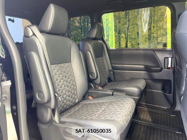Toyota VOXY HYBRID 2023-07 7621289-8