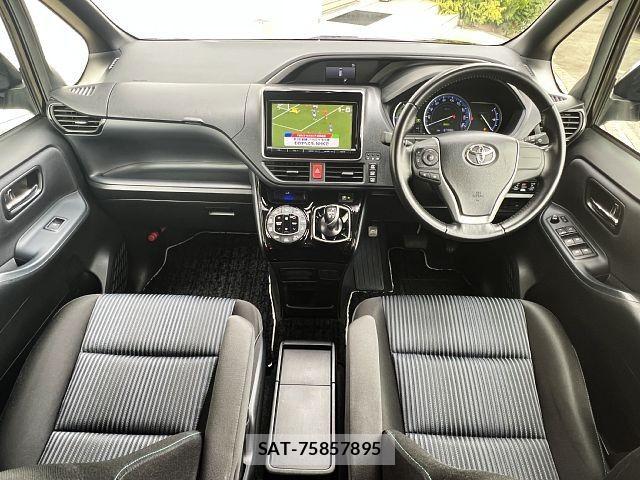 Toyota VOXY HYBRID 2016-08 7621297-1