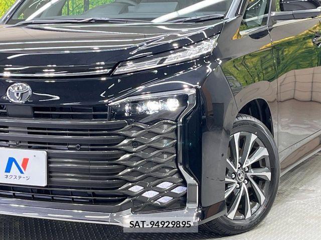 Toyota VOXY HYBRID 2026-02 7621260-12
