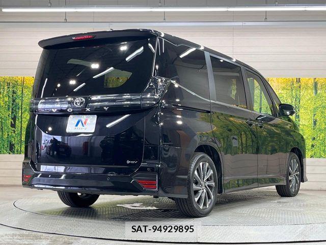 Toyota VOXY HYBRID 2026-02 7621260-16