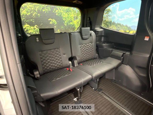 Toyota VOXY HYBRID 2026-01 7621257-10