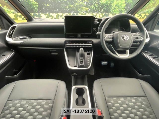 Toyota VOXY HYBRID 2026-01 7621257-1
