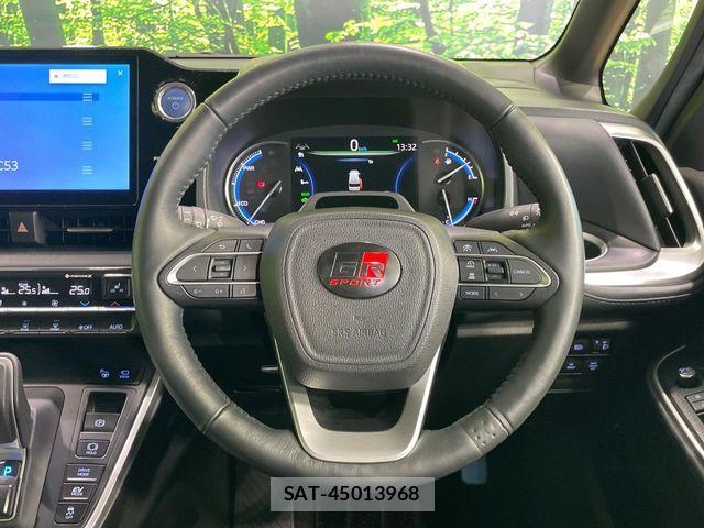 Toyota VOXY HYBRID 2023-06 7621284-11