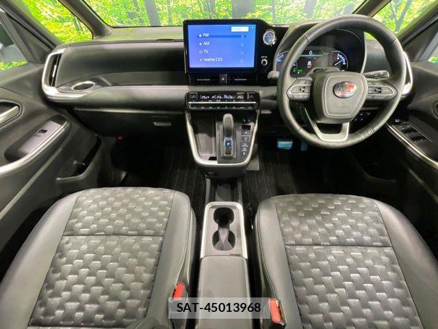 Toyota VOXY HYBRID 2023-06 7621284-1