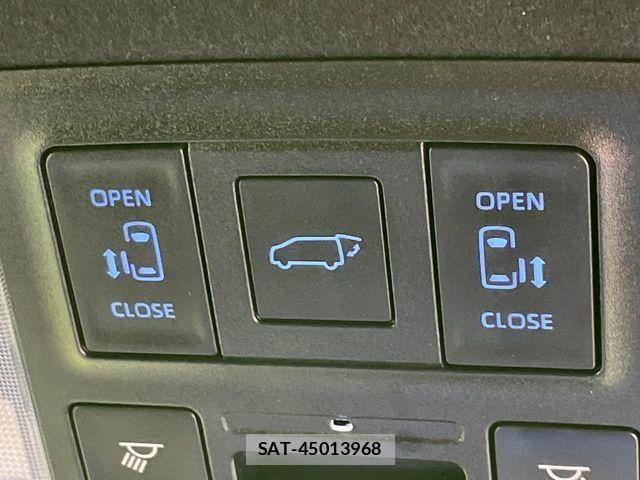 Toyota VOXY HYBRID 2023-06 7621284-6