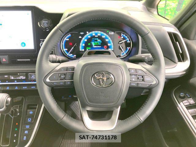Toyota VOXY HYBRID 2024-08 7730645-9