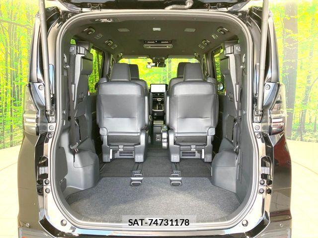 Toyota VOXY HYBRID 2024-08 7730645-13