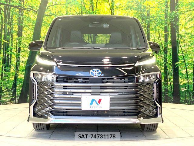 Toyota VOXY HYBRID 2024-08 7730645-14