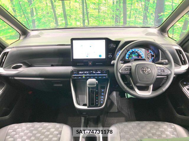 Toyota VOXY HYBRID 2024-08 7730645-1