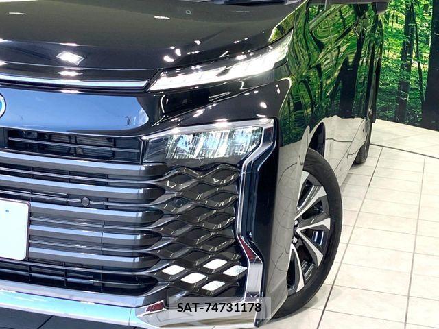 Toyota VOXY HYBRID 2024-08 7730645-7