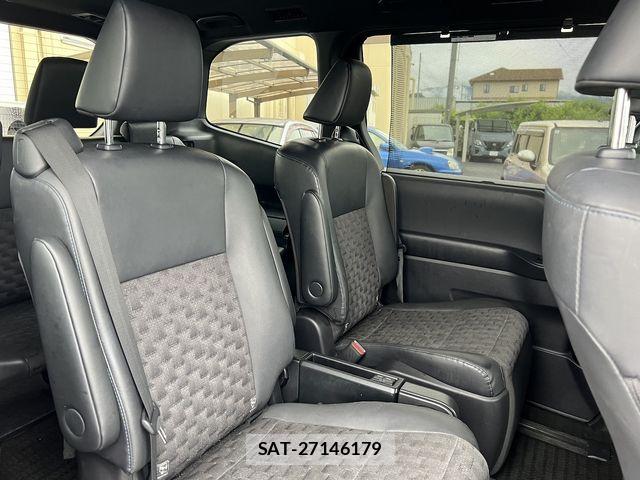 Toyota VOXY HYBRID 2023-03 7730668-19