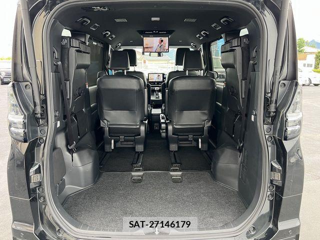 Toyota VOXY HYBRID 2023-03 7730668-24
