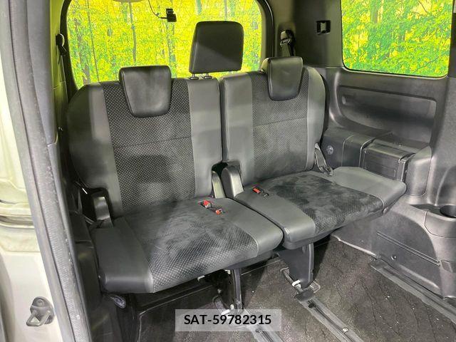 Toyota VOXY HYBRID 2021-09 7730674-9