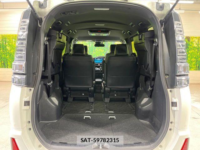 Toyota VOXY HYBRID 2021-09 7730674-10