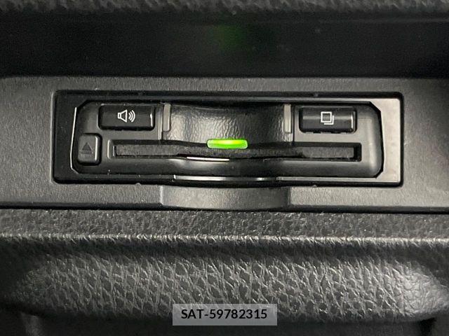 Toyota VOXY HYBRID 2021-09 7730674-5