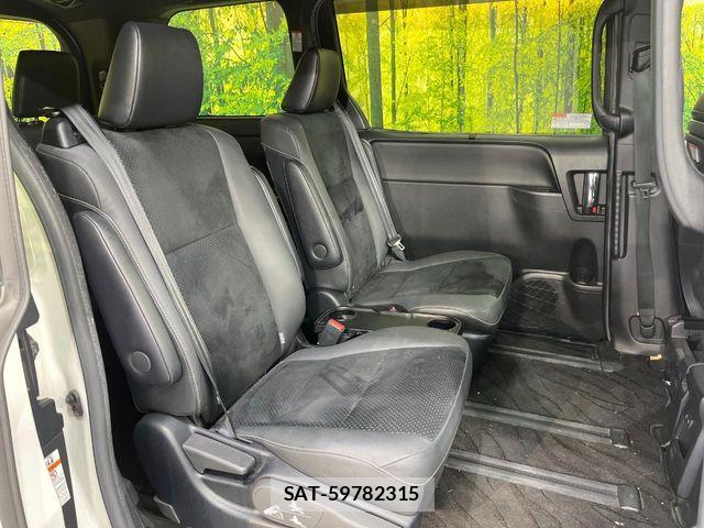 Toyota VOXY HYBRID 2021-09 7730674-8