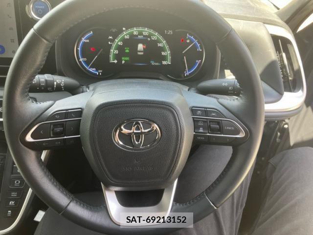 Toyota VOXY HYBRID 2023-07 7730665-10