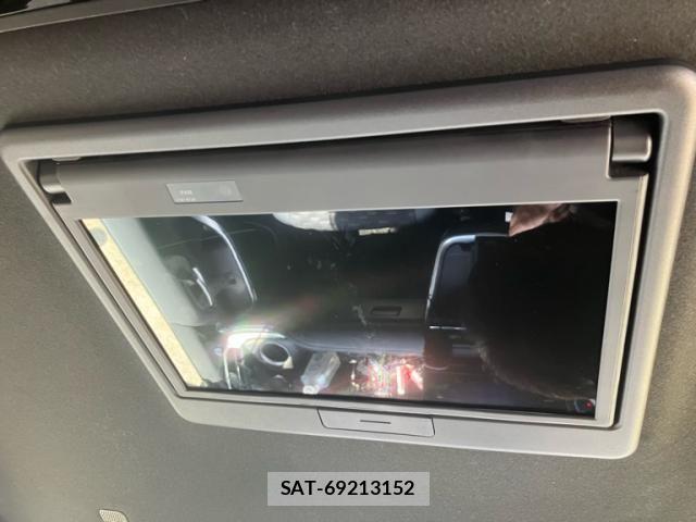 Toyota VOXY HYBRID 2023-07 7730665-7