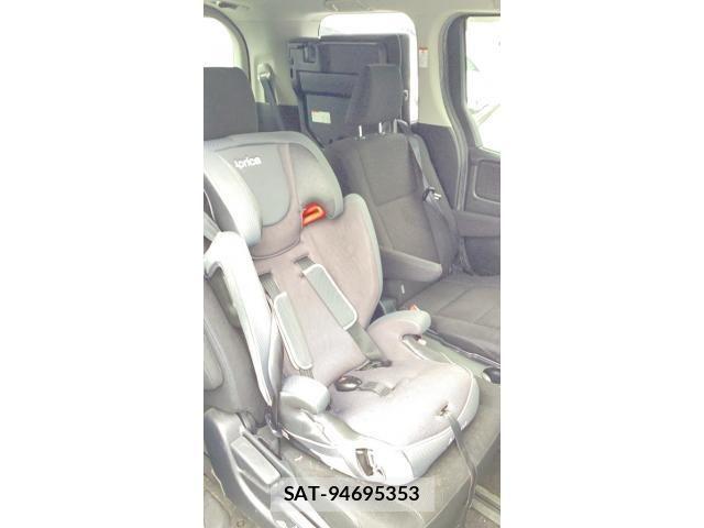 Toyota VOXY HYBRID 2015-08 7730686-9