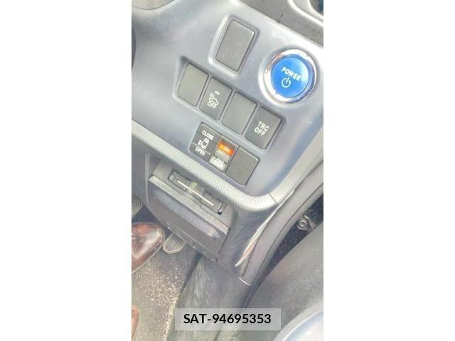 Toyota VOXY HYBRID 2015-08 7730686-18