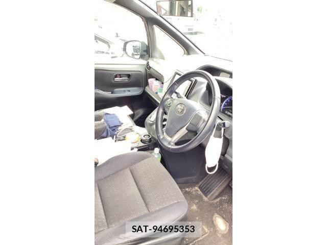 Toyota VOXY HYBRID 2015-08 7730686-8
