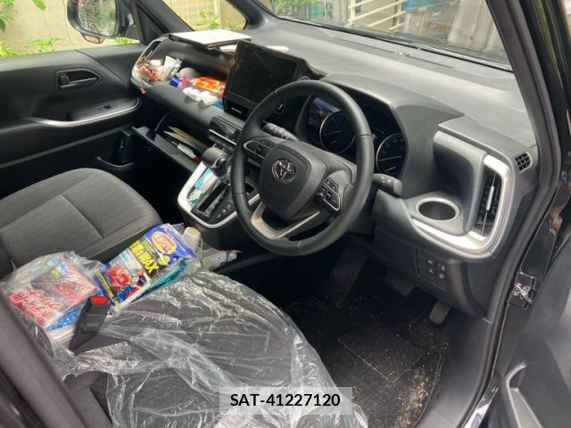 Toyota VOXY HYBRID 2022-10 7730673-11