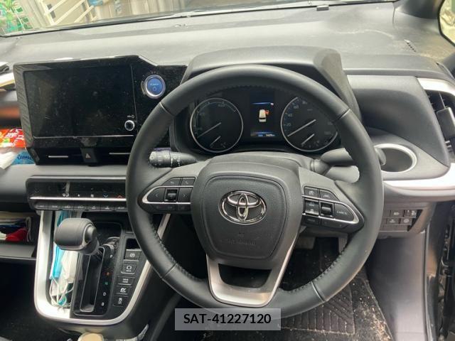 Toyota VOXY HYBRID 2022-10 7730673-15