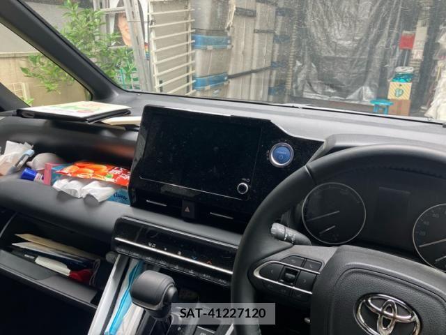 Toyota VOXY HYBRID 2022-10 7730673-18