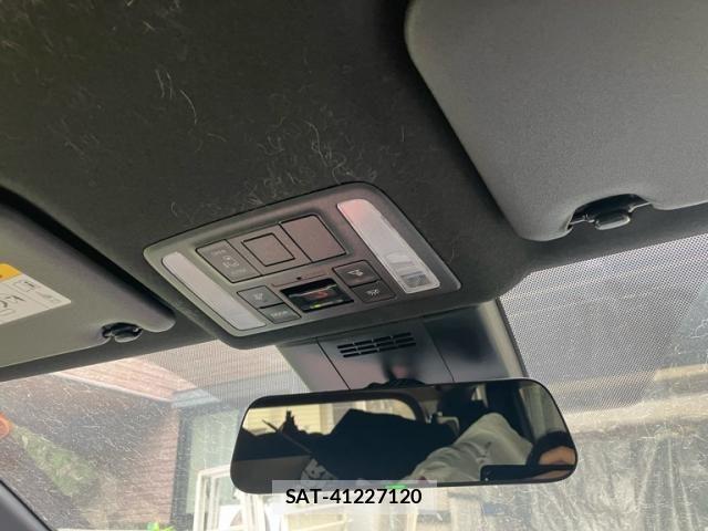 Toyota VOXY HYBRID 2022-10 7730673-19
