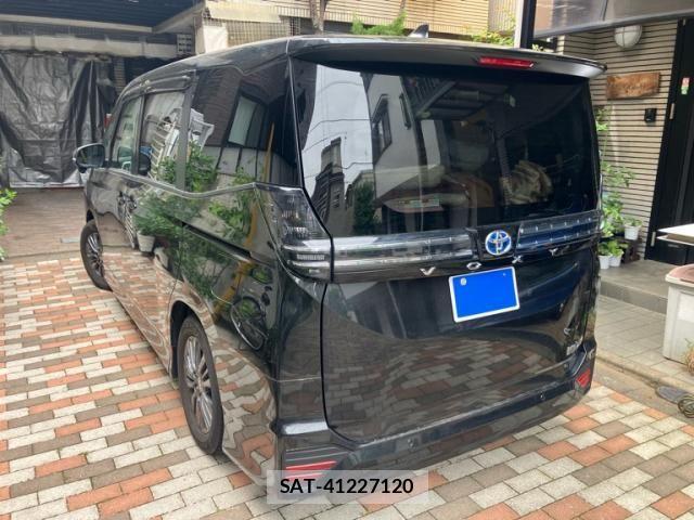 Toyota VOXY HYBRID 2022-10 7730673-3