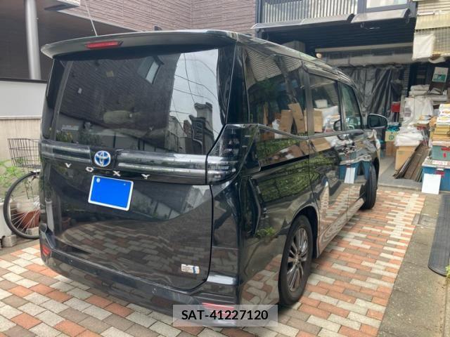 Toyota VOXY HYBRID 2022-10 7730673-4