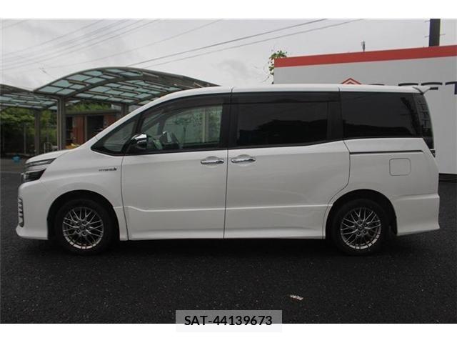 Toyota VOXY HYBRID 2017-03 7730679-9