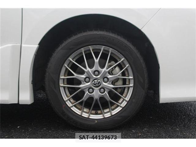 Toyota VOXY HYBRID 2017-03 7730679-12