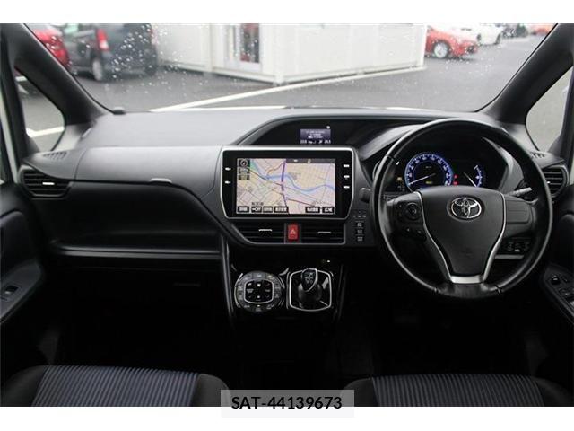 Toyota VOXY HYBRID 2017-03 7730679-17